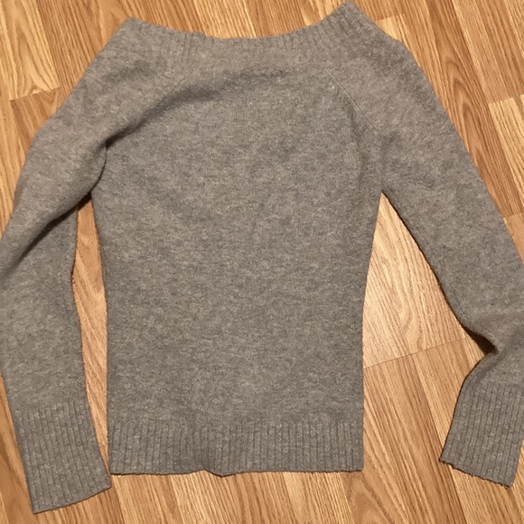 Sweater Project gray v neck style - Picture 5 of 5